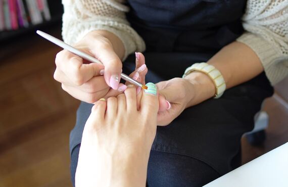フットを施術 | 大阪府平野区のネイルならNailsalon OTETE